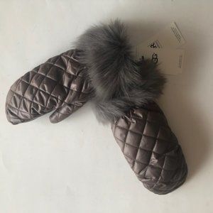 UGG WOMENS QUILTED MITTENS. Water resistant. Touch screen compatible. Large/XL